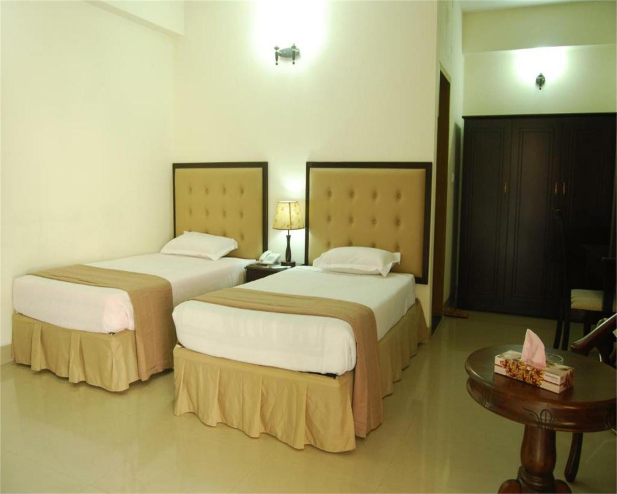 Ambassador Residency Hotel Chittagong Luaran gambar