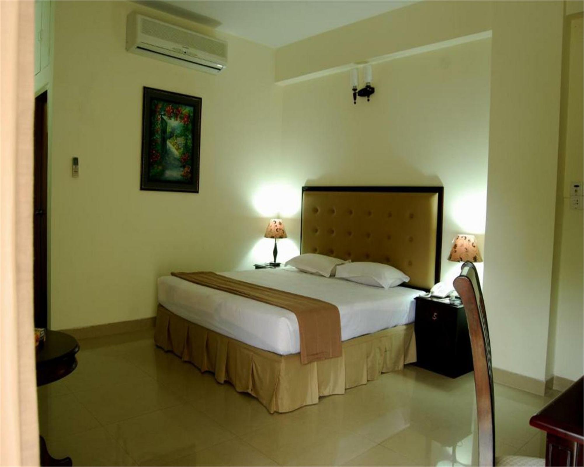 Ambassador Residency Hotel Chittagong Luaran gambar